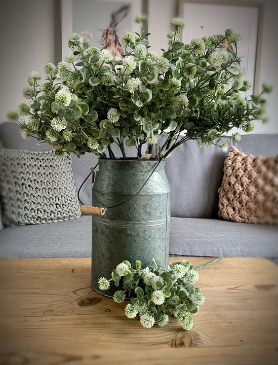 Green/White Globe Ball Spray