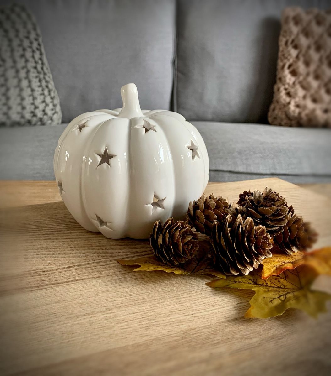 White Ceramic Pumpkin T Light Holder