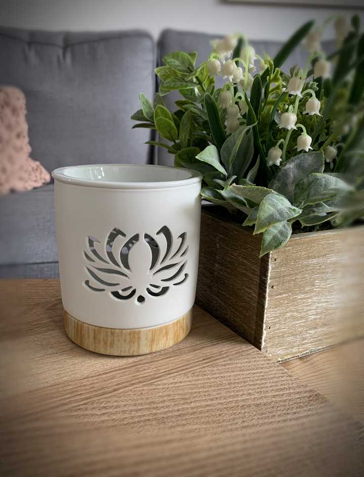 Lotus Flower Cut Out Wax/Oil Burner