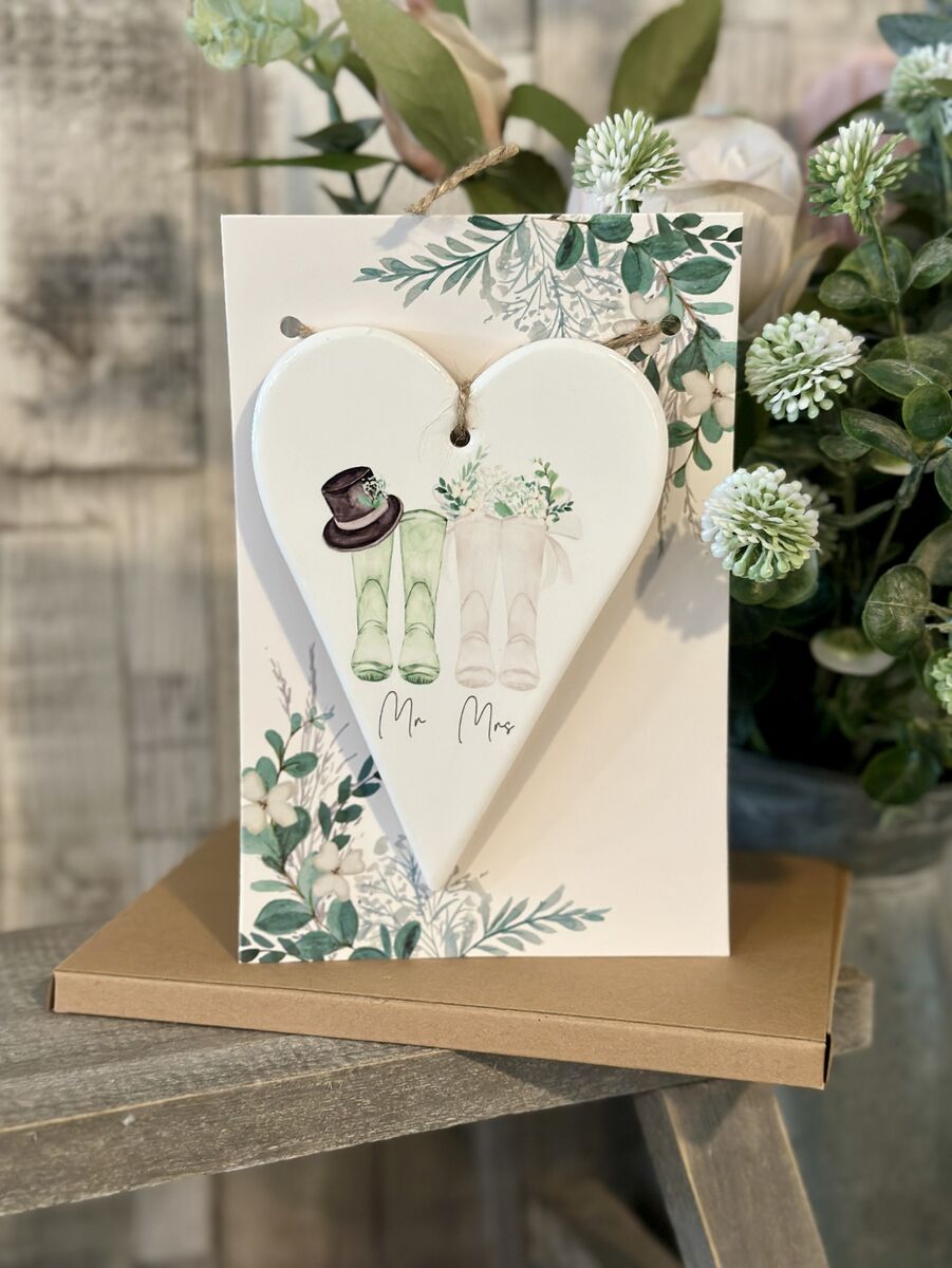 Mr & Mrs Ceramic Hanging Heart Mr & Mrs Ceramic Hanging Heart