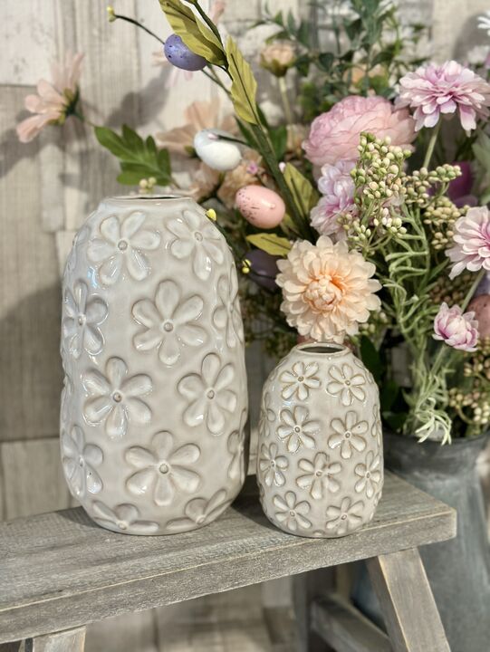 Daisy Flower Debossed Vase 