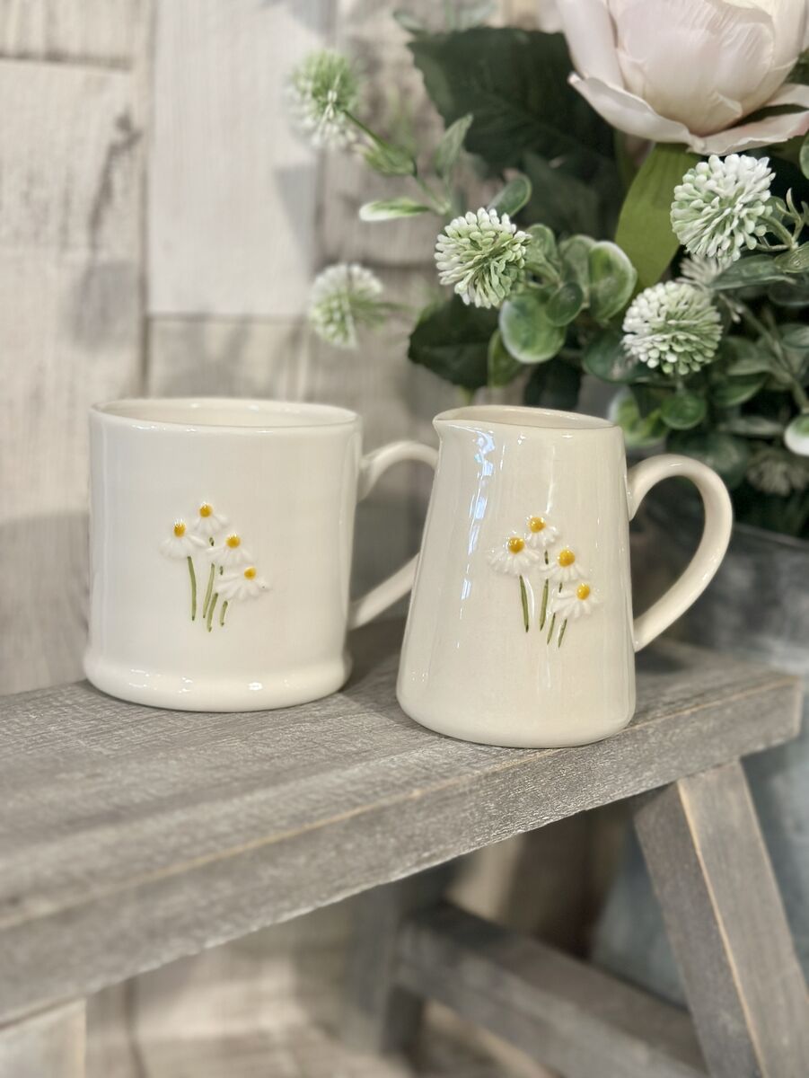 Gisela Graham White Daisies Stoneware Mini Mug