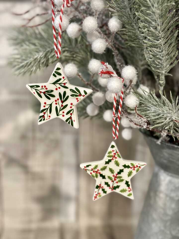 Ceramic Festive Foliage &amp; Berries Hanging Star