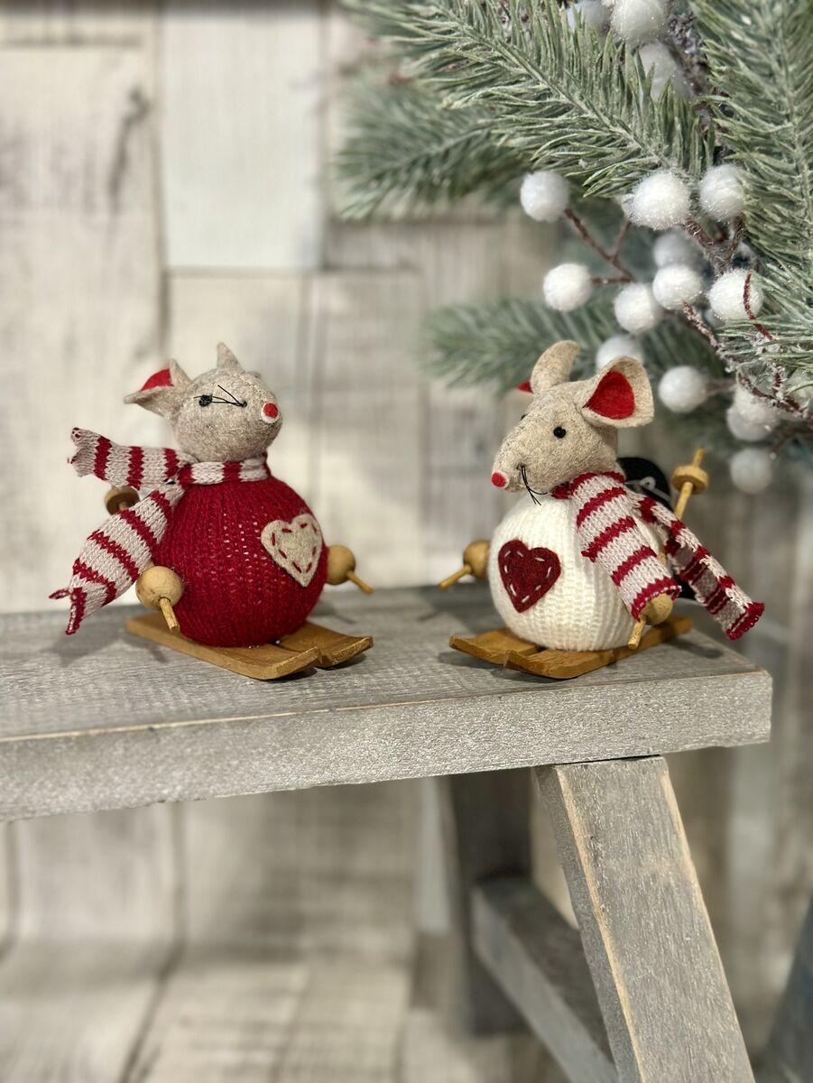 Red/White Chubby Knitted Skiing Mouse