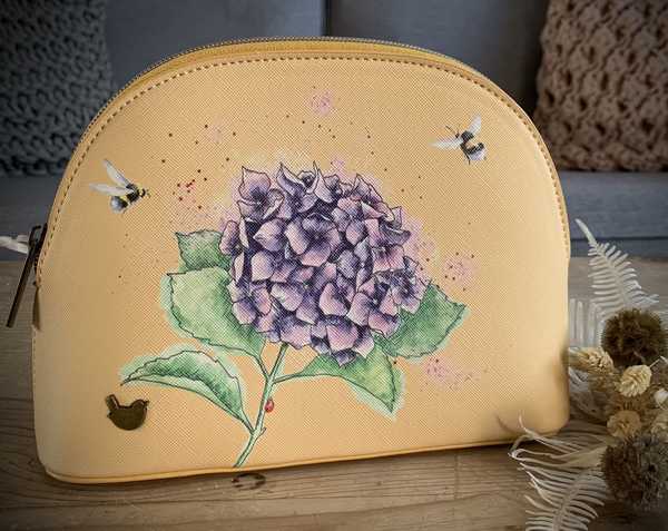 'Hydrangea' Medium Wrendale Cosmetic Bag