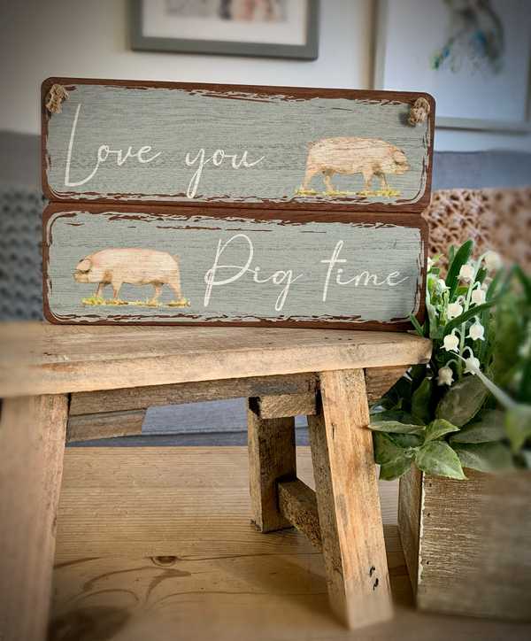 Love You Pig Time Wooden Plaque