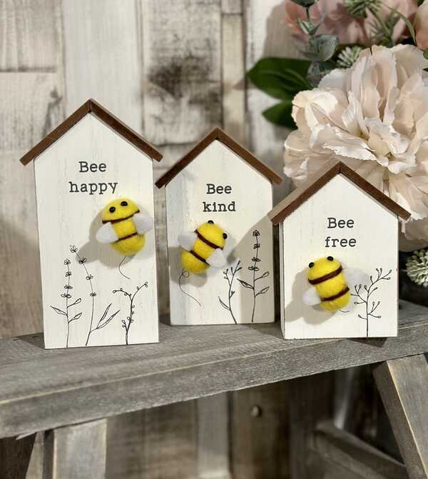 Felt Bee House Shaped Plaque 3a