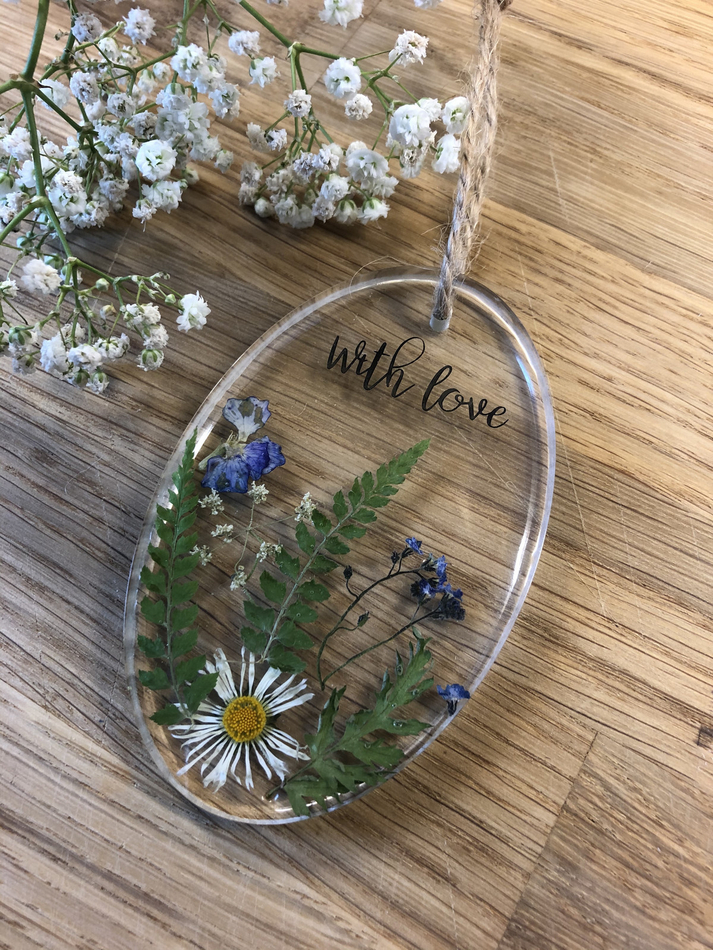 Oval resin with love plaque Shop So Sophie